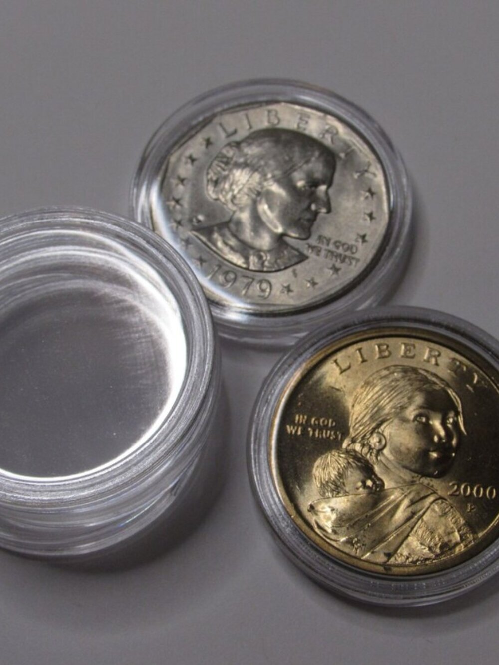 Lot of 15 26mm Coin Capsules... Small Dollar... Anthony-Sacagawea-Presidential